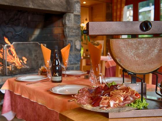 billiga snösäkra skidresor alperna,billig snösäker nyårsresa alperna,billig familjevänlig skidresa alperna,bo nära lift i Val Cenis billigt,offpist i alperna stor fallhöjd,skisafari alperna billigt snösäkert även påsk,skidresor alperna nyår snösäkert nära lift inga köer,solsäker nyår i alperna skidresor,skisafari offpist skogsåkning,snösäker påsk i alperna,billig påskresa till alperna,billig påske i alperna,skidresor Alperna UTAN kabinlift,minska coronarik UTAN kabinlift